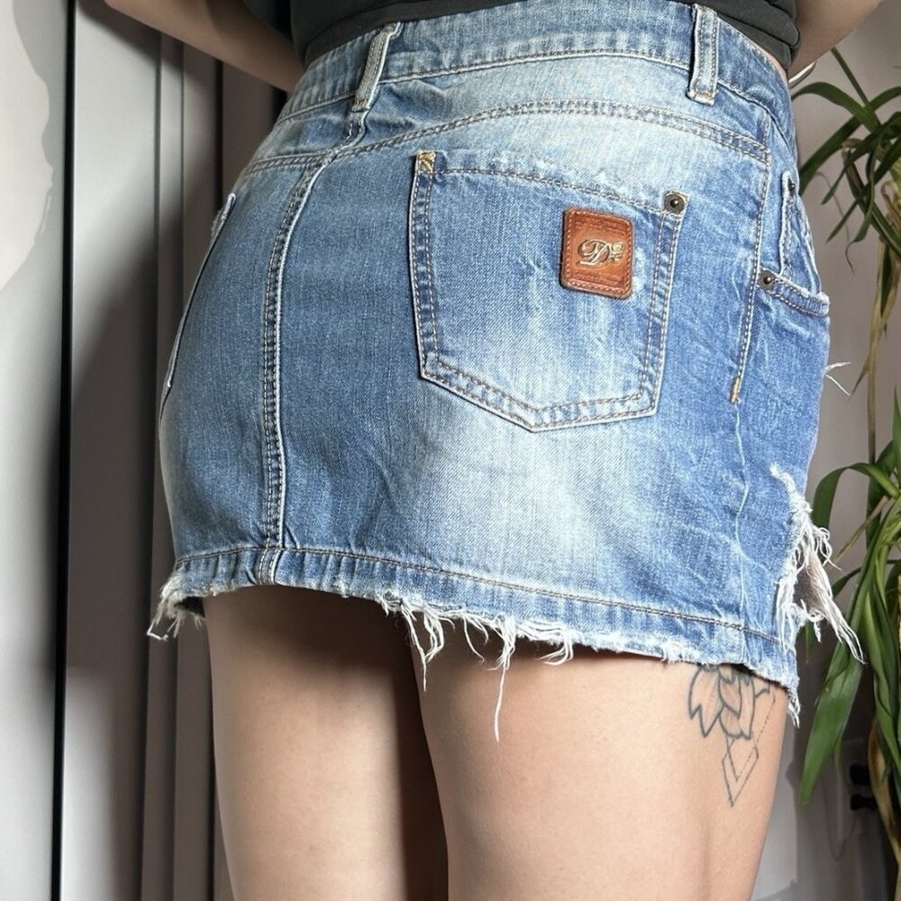 VINTAGE DSQUARED2 AVANT GARDE  DISTRESSED MINI JEANS SKIRT Size m